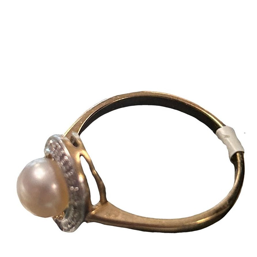NEW 9CT Gold with Freshwater Pearl & Diamond Ring - Size P