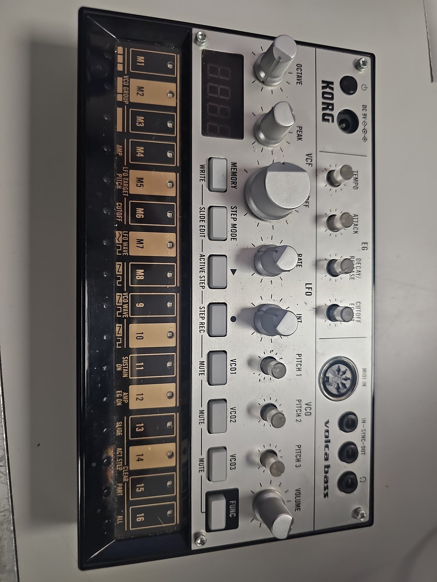 Korg Volca Bass Analogue Synthesizer – Compact Bass Machine with Sequencer - Money Maker