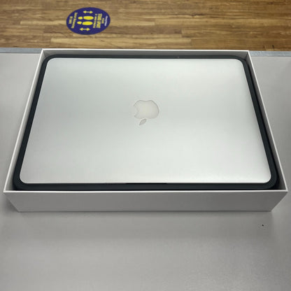 Macbook Air 1.6GHz i5 4GB