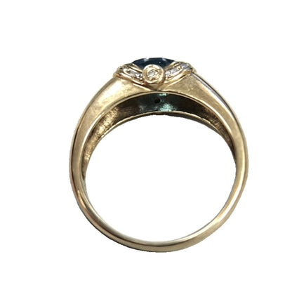 Gold Ring Topaz colour stone