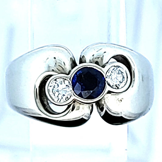 14CT Gold Ring with Sapphire and Diamond
