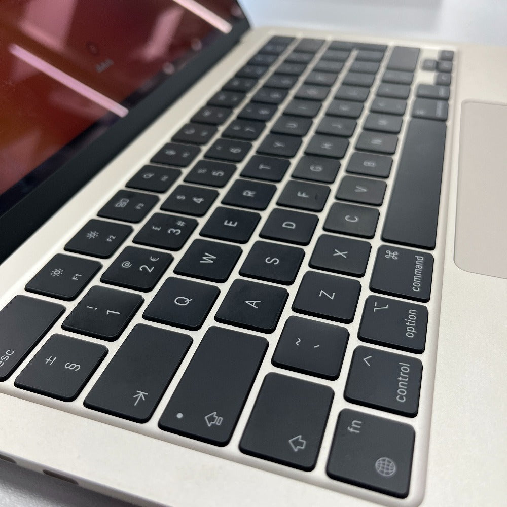 MacBook Air 14,2/M2/256GB SSD/13"/Starlight/A