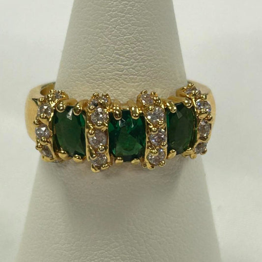 9CT Gold & Three Green Stones Ring - Size Q