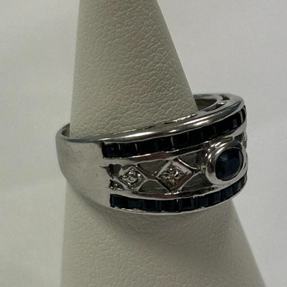 9CT White Gold With Black Gems Ring - Size J