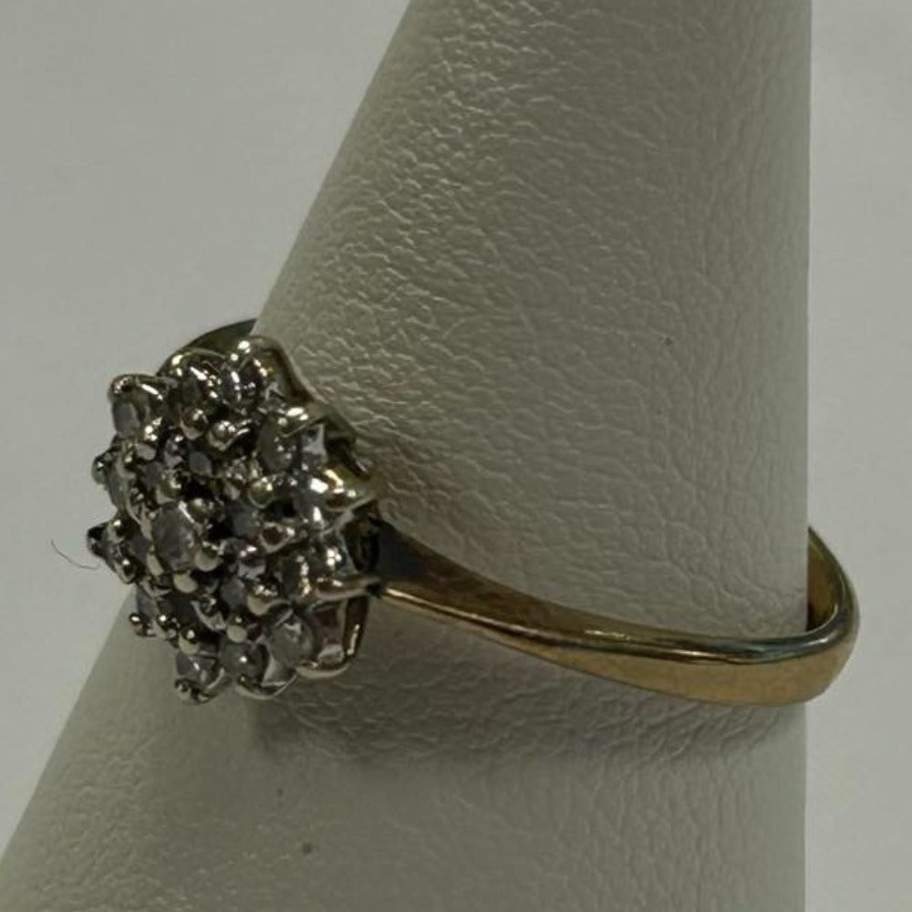 9CT Gold & Diamond Cluster Ring - Size K