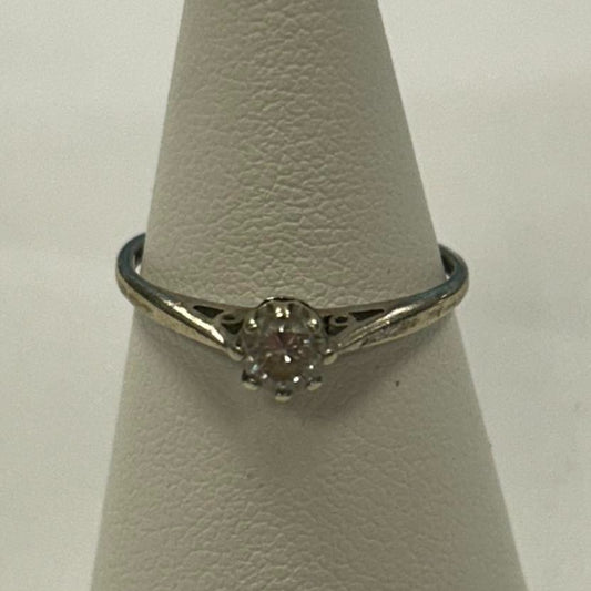 9CT Gold & 0.25 Diamond Ring - Size M