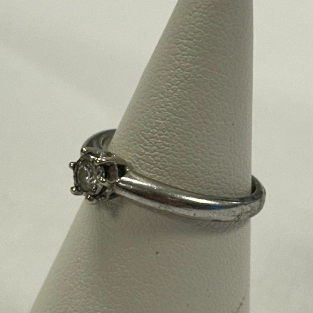 9CT Gold & 0.10 Diamond Ring - Size L