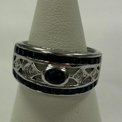 9CT White Gold With Black Gems Ring - Size J