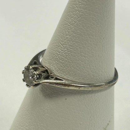 9CT Gold & 0.25 Diamond Ring - Size M