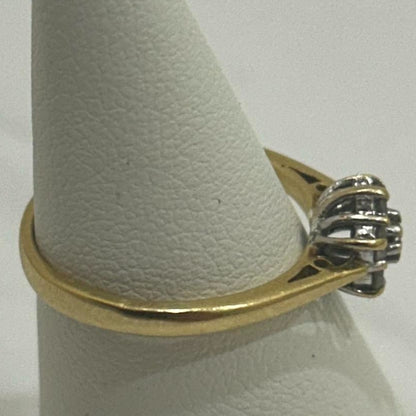 18CT Gold and 0.25 Diamond Ring - Size L