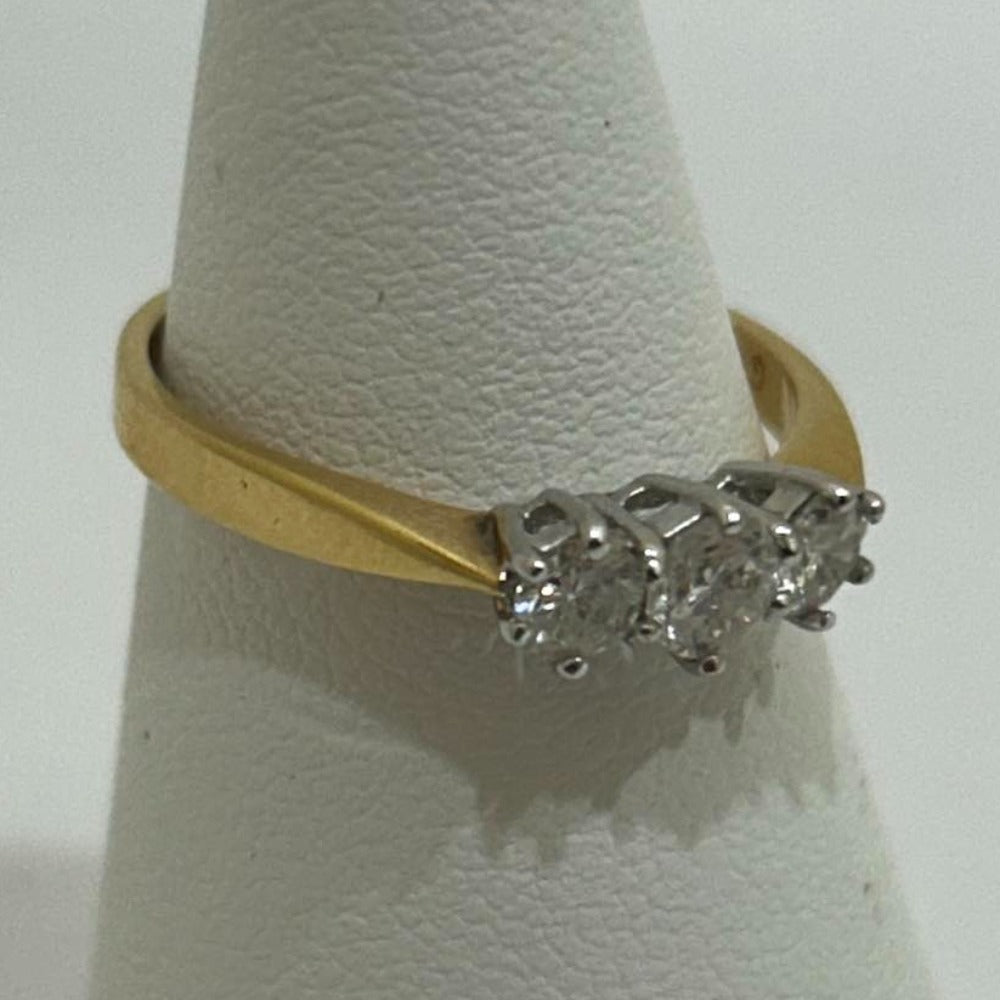 18CT Gold & 0.5 Diamond Ring - Size M