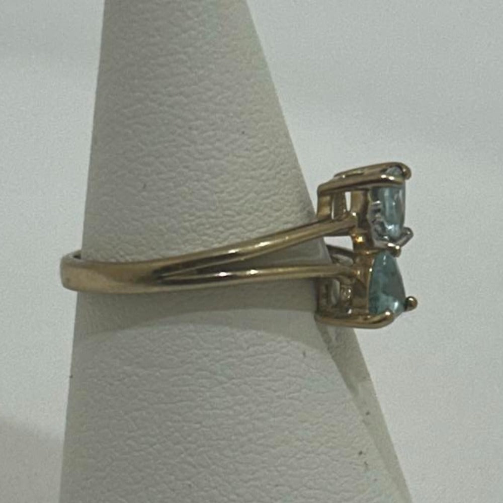 9CT Gold Ring with sparkling Gems &  Two Large Light Blue Coloured Gems