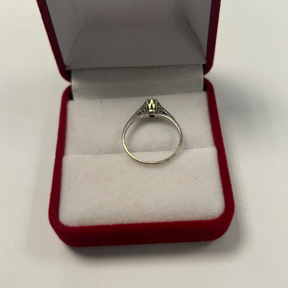 9CT Gold & 0.25 Diamond Ring - Size M