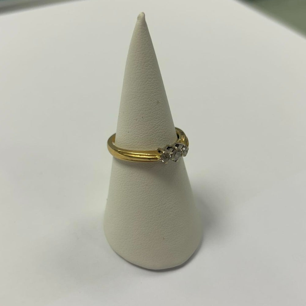 18CT Gold & 0.25 Diamond Ring