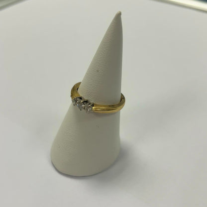 18CT Gold & 0.25 Diamond Ring