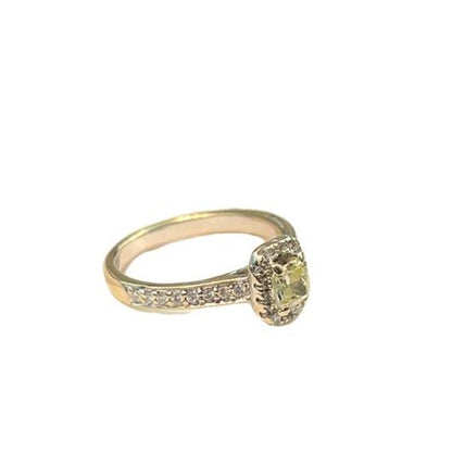 18CT White Gold & Diamond Ring - Size J