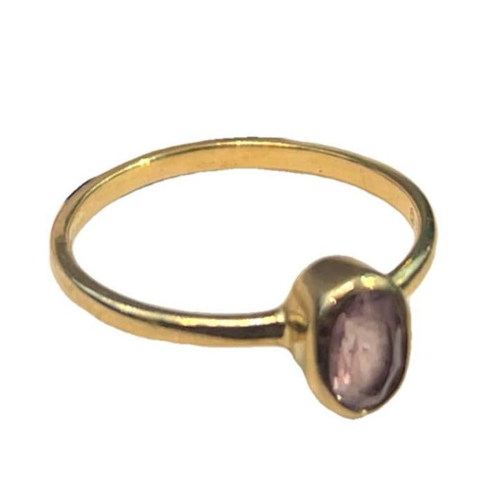 9CT Gold With One Large Purple Coloured Gem - Size M