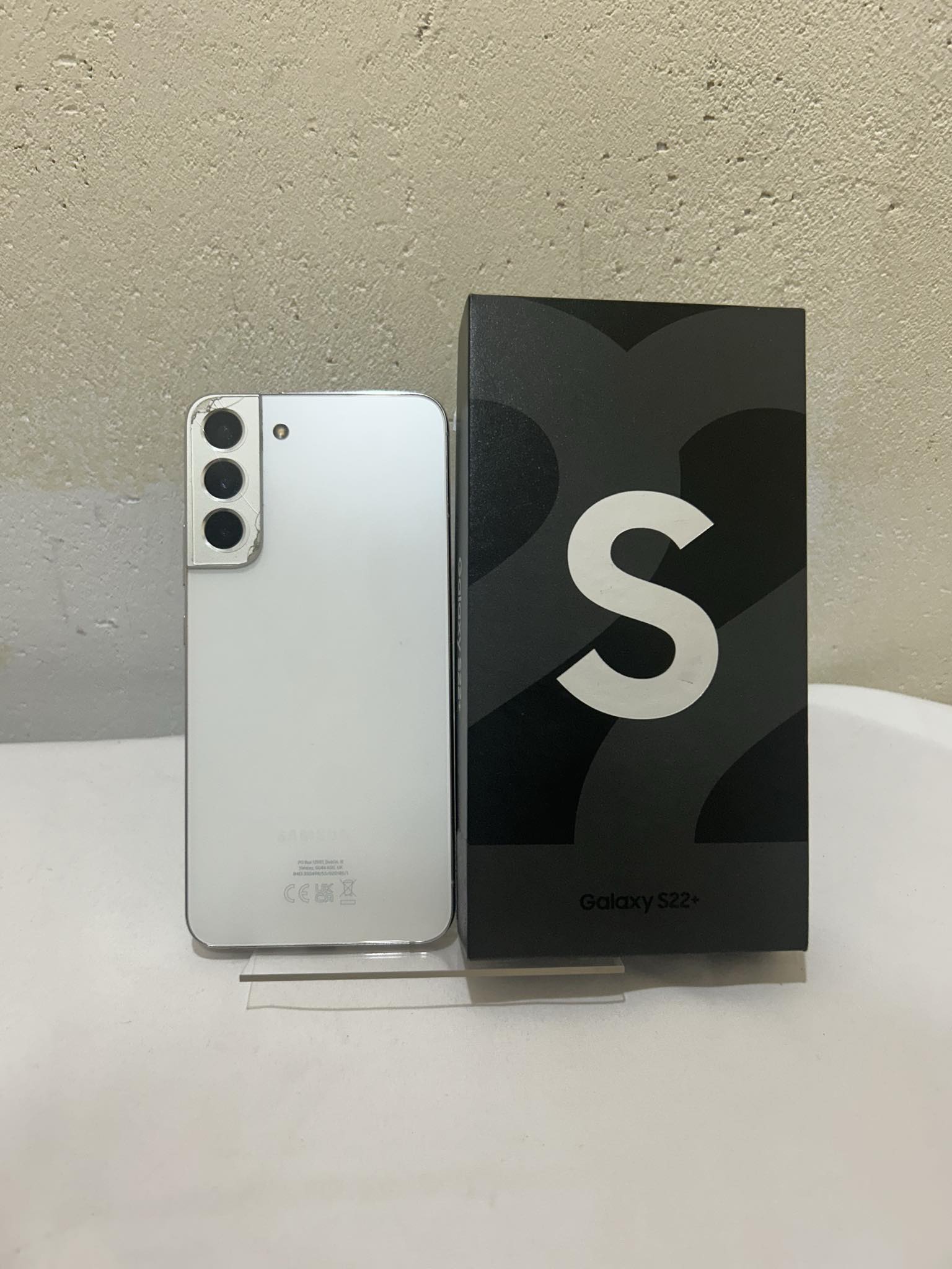 Samsung s22 plus - 256gb - Unlocked (Boxed) - Money Maker 