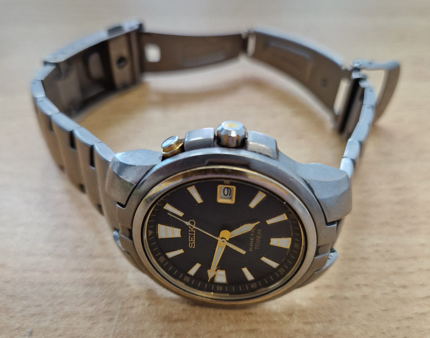 Seiko 5M62-0C10 Kinetic Watch - Titanium - 12M Warranty - Worn Condition - Money Maker 