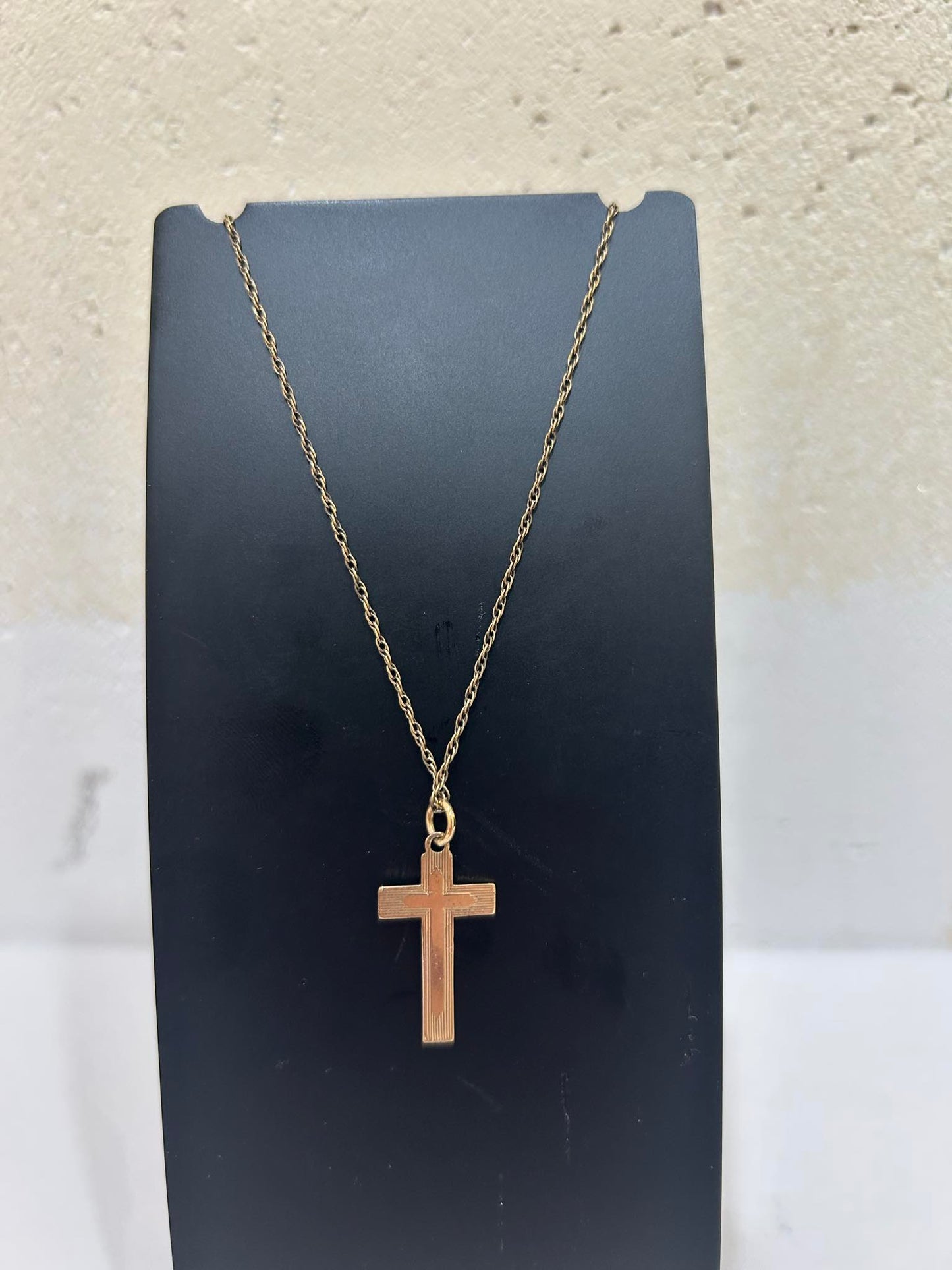 9CT Gold Necklace & Cross