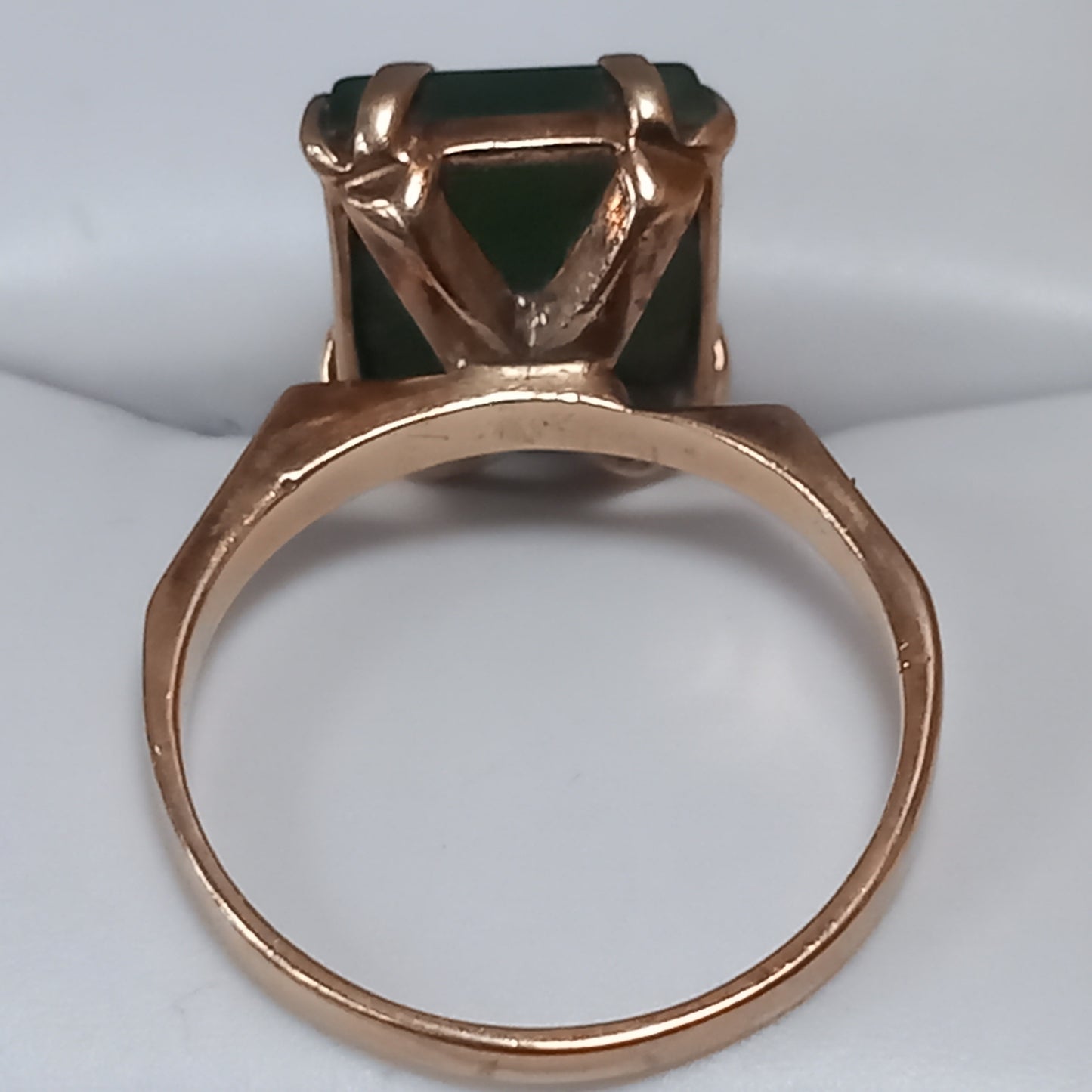 9ct ring with large green stone
