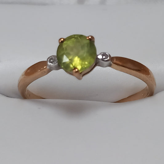 9ct Gold Green Stone & Diamond Ring Size R