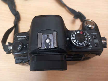 PANASONIC LUMIX G1K CAMERA AND G VARIO 45-200mm LENS SET - BOXED