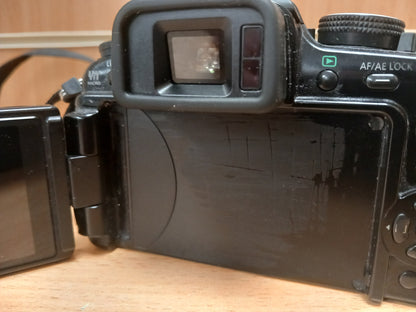 PANASONIC LUMIX G1K CAMERA AND G VARIO 45-200mm LENS SET - BOXED