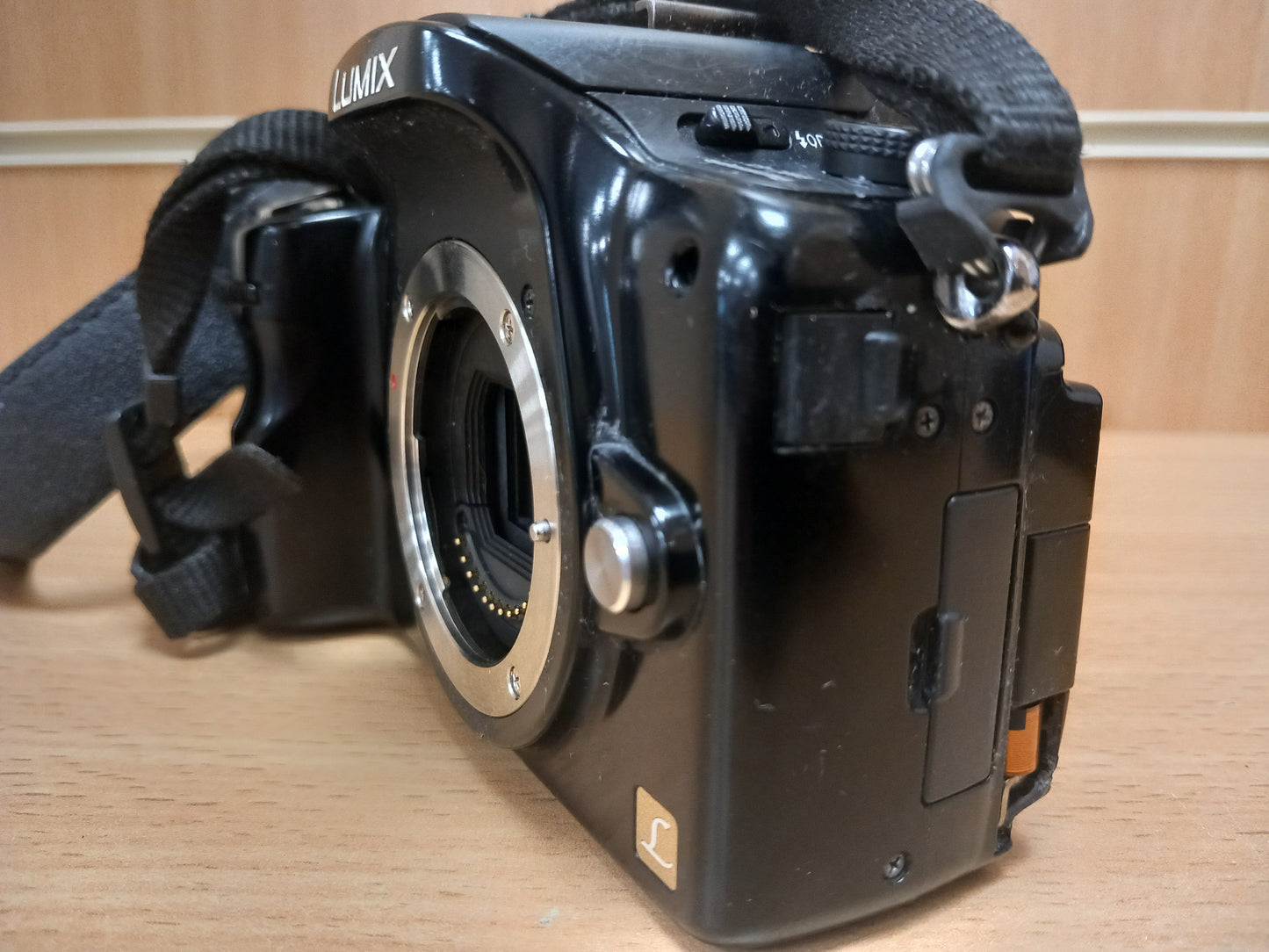 PANASONIC LUMIX G1K CAMERA AND G VARIO 45-200mm LENS SET - BOXED