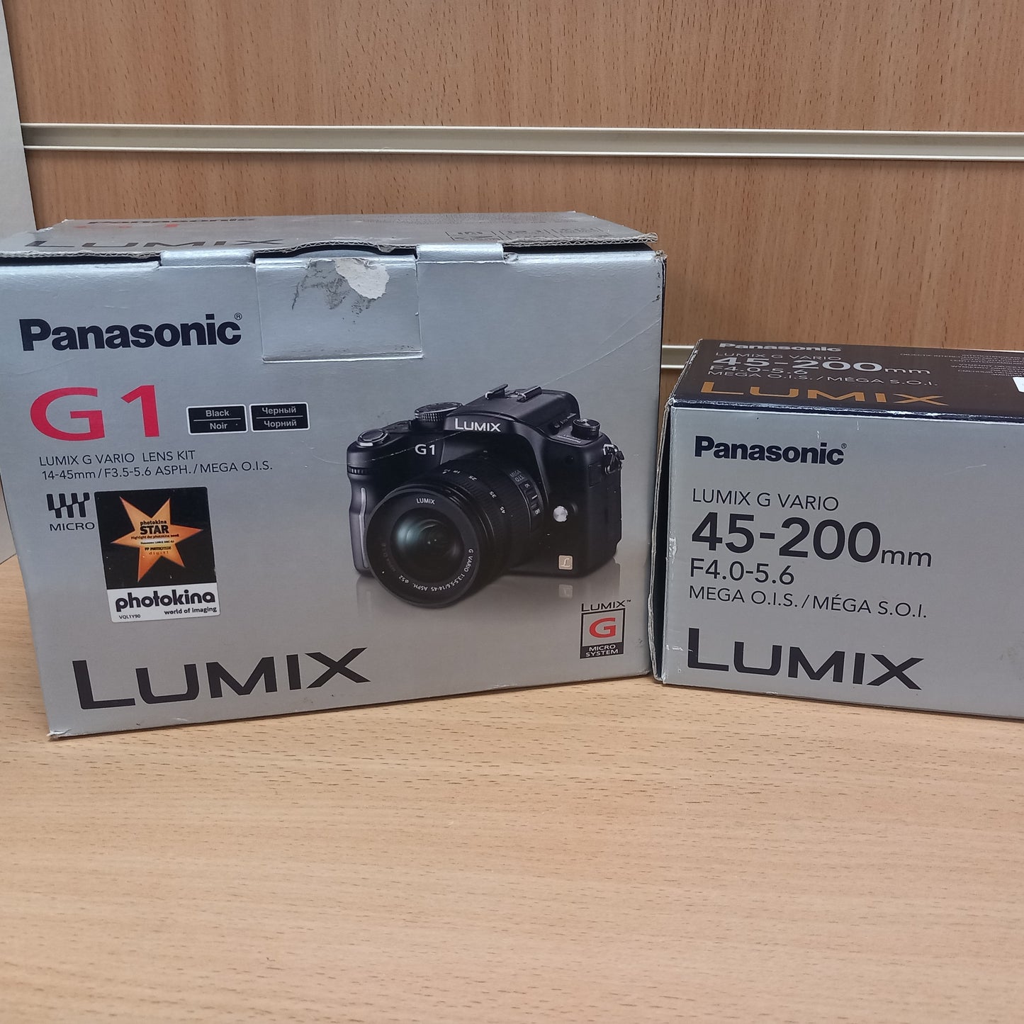 PANASONIC LUMIX G1K CAMERA AND G VARIO 45-200mm LENS SET - BOXED
