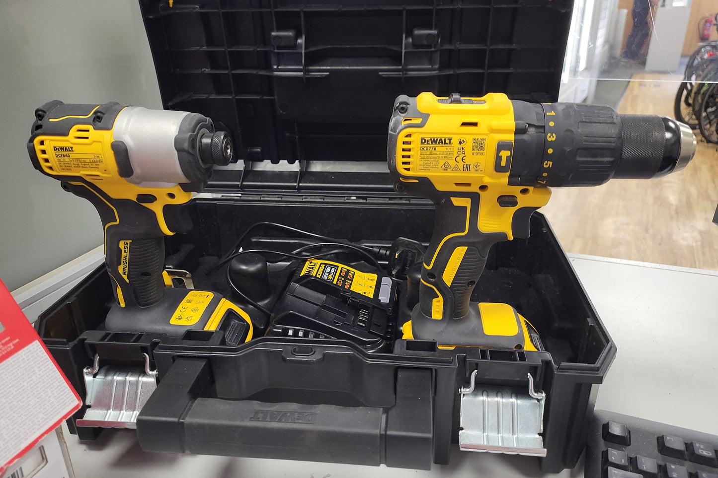 DeWalt XR Brushless Twin Pack – DCD778 Drill Driver & DCF840 Impact Driver