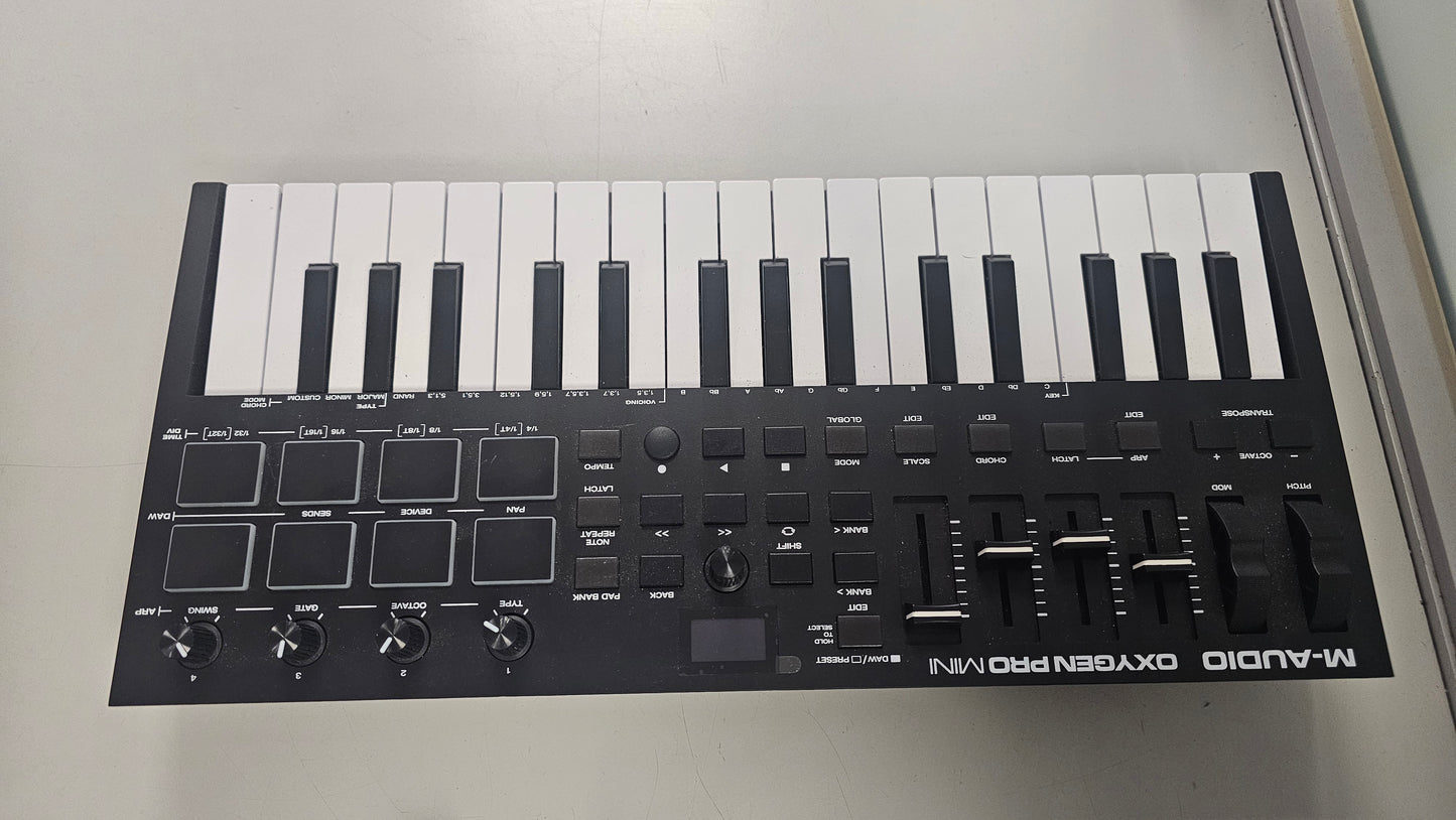 M-Audio Oxygen Pro Mini 32-Key USB MIDI Controller Keyboard