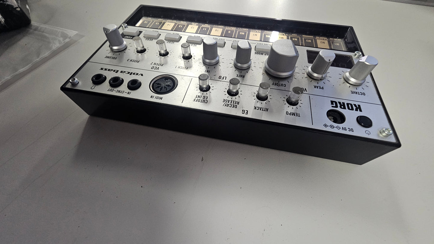 Korg Volca Bass Analogue Synthesizer – Compact Bass Machine with Sequencer - Money Maker 