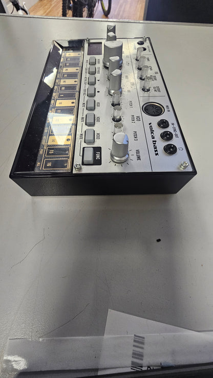 Korg Volca Bass Analogue Synthesizer – Compact Bass Machine with Sequencer - Money Maker 