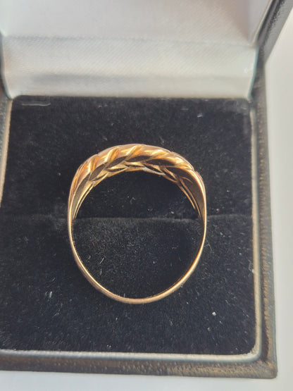 18CT GOLD KEEPER RING SIZE Q