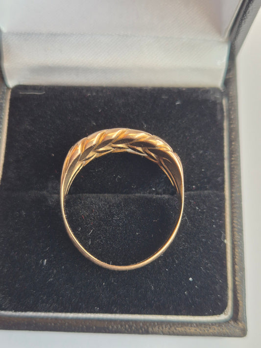 18CT GOLD KEEPER RING SIZE Q