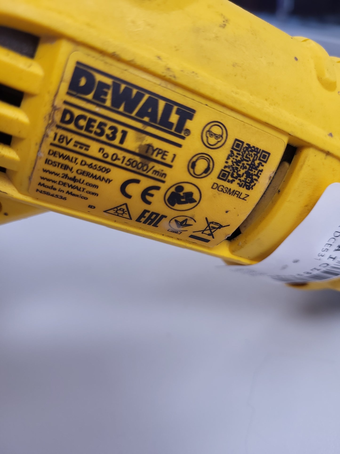 DeWalt DCE531 18V XR Li-Ion Concrete Vibrator Pencil Poker with 1.5Ah Battery