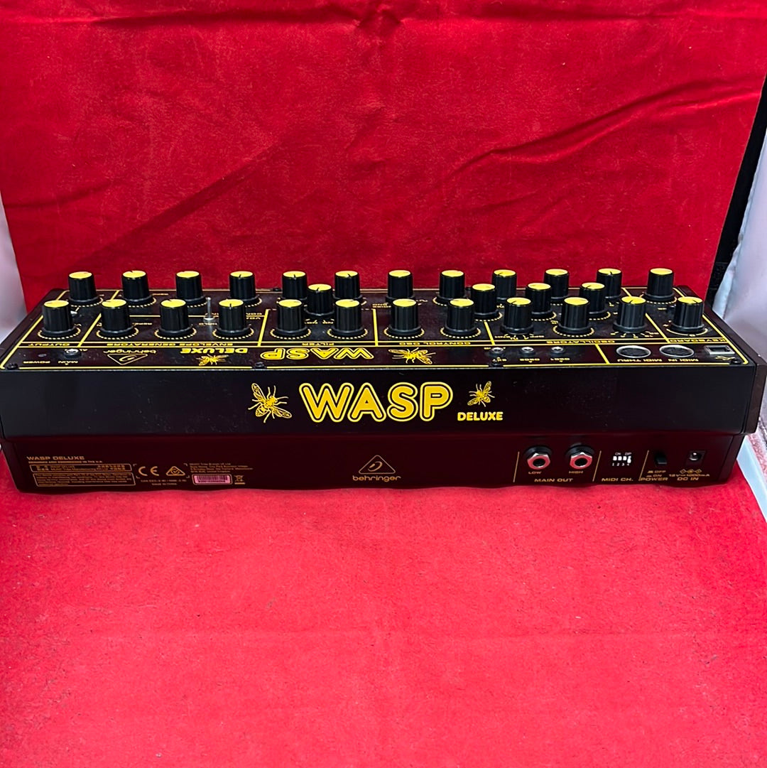 Behringer Wasp Deluxe