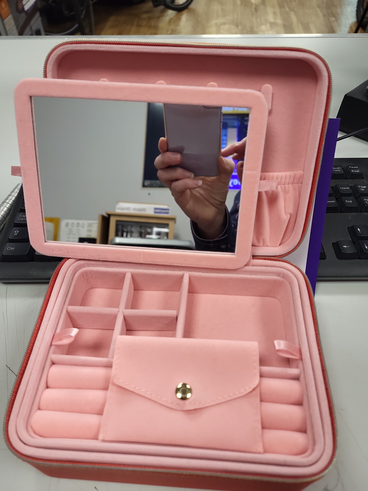 Pandora Red & Pink “Be Love” Travel Jewellery Box with Mirror – Limited Edition