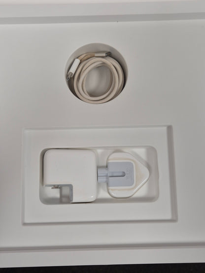 MACBOOK AIR 15" LAPTOP