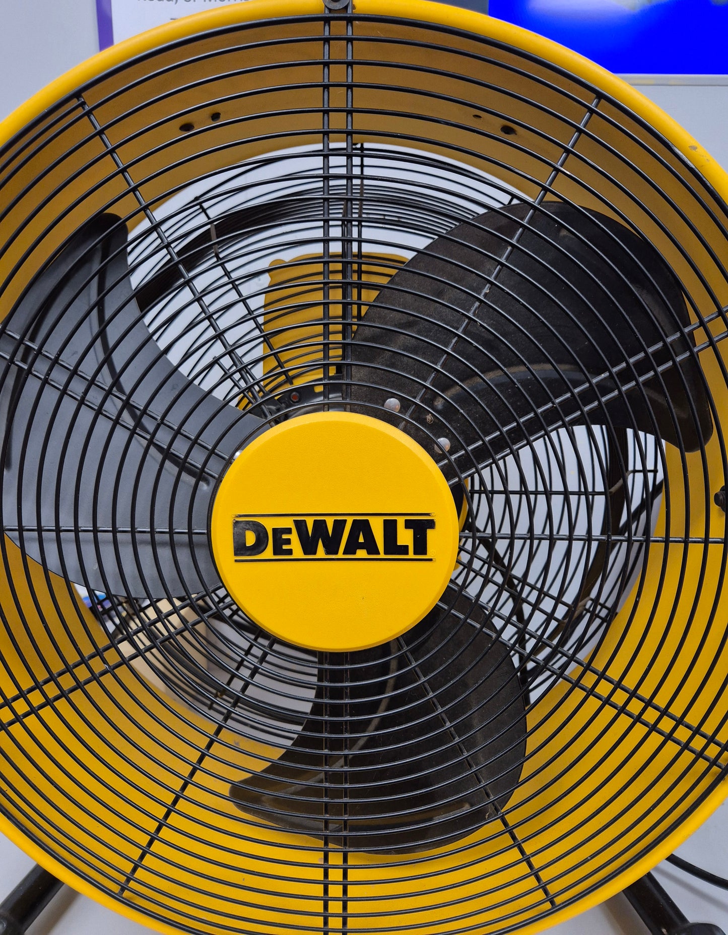 DEWALT DXF1832 FLOOR FAN