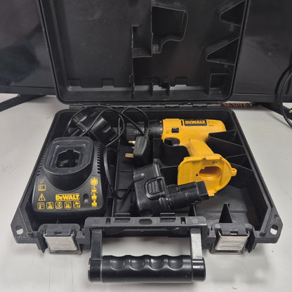 DEWALT DW907 DRILL, 2 BATTS AND CHARGER