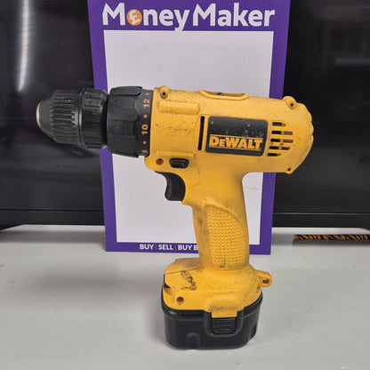 DEWALT DW907 DRILL, 2 BATTS AND CHARGER