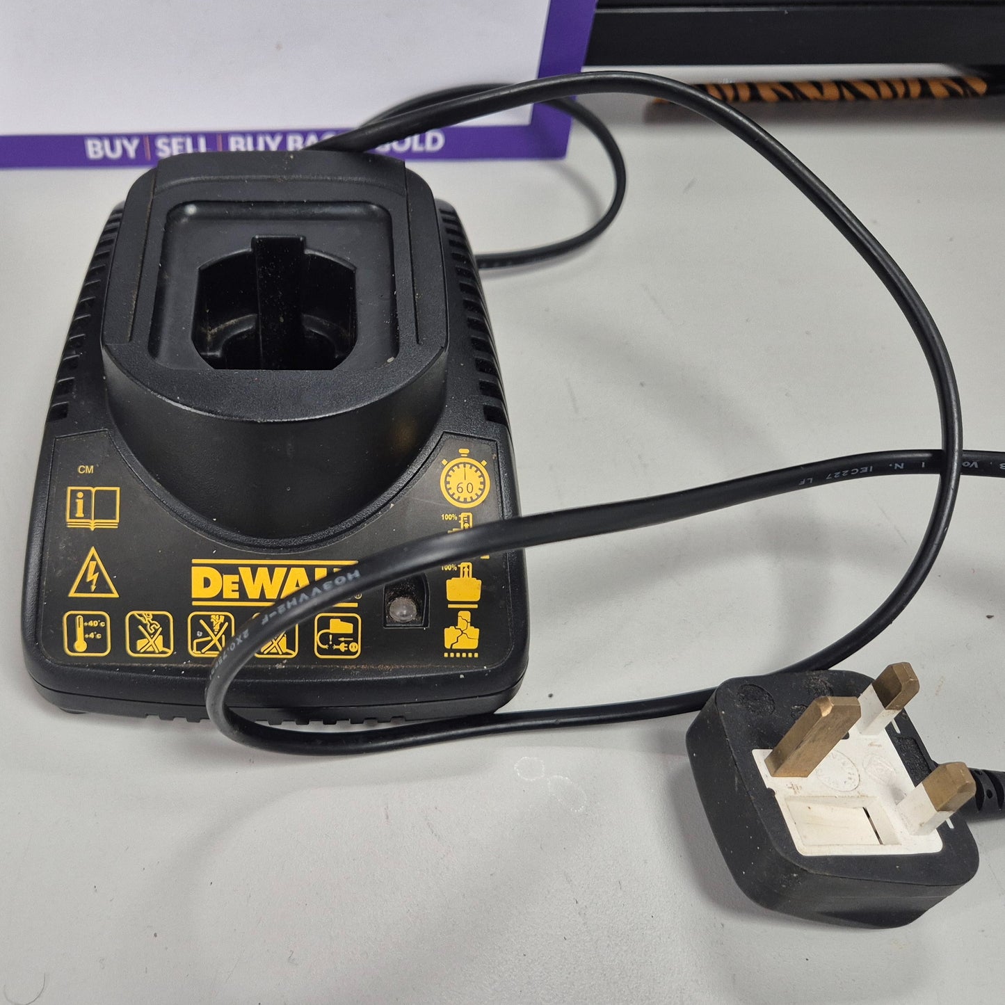 DEWALT DW907 DRILL, 2 BATTS AND CHARGER