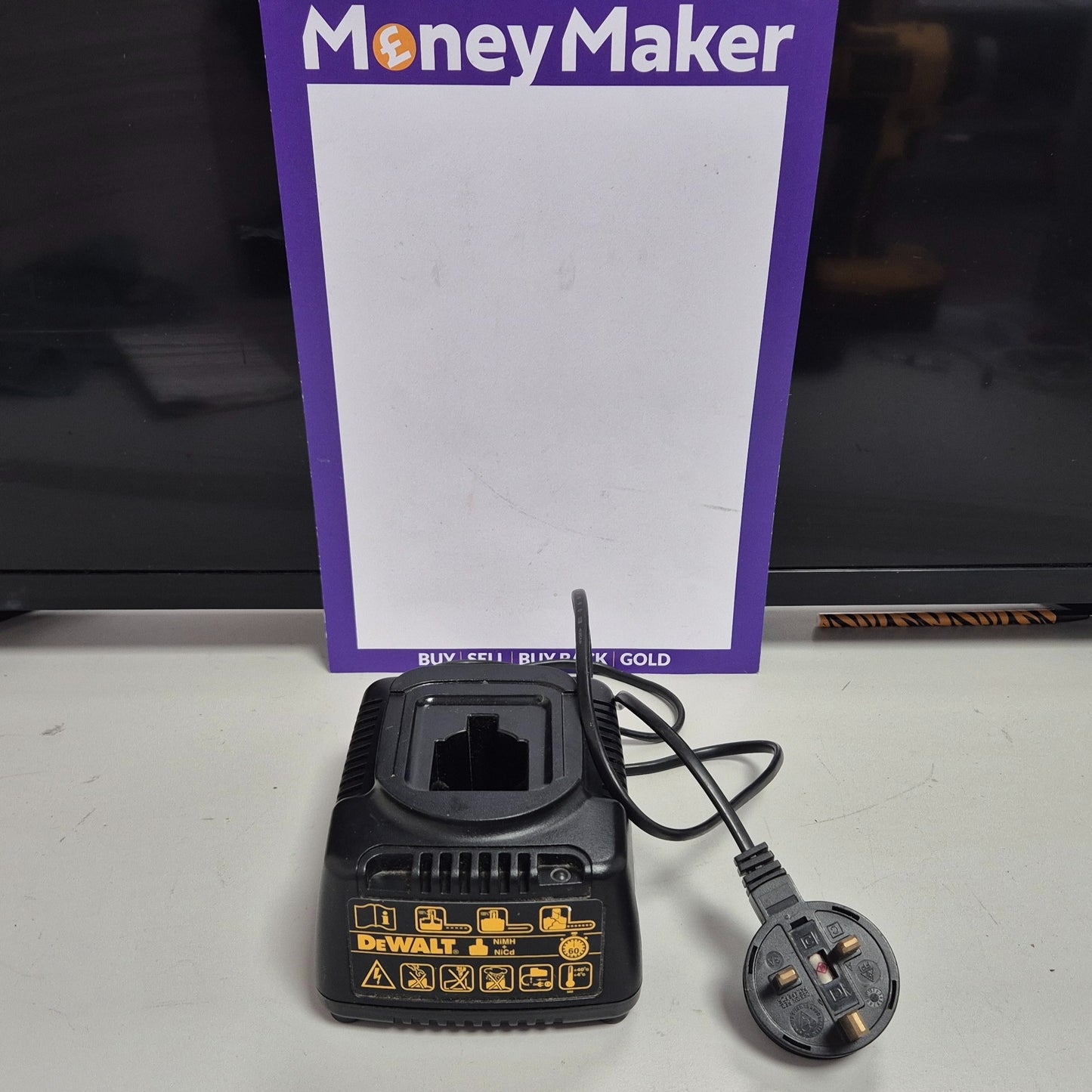 DEWALT DRILL DC275, 2XBATTS AND CHARGER