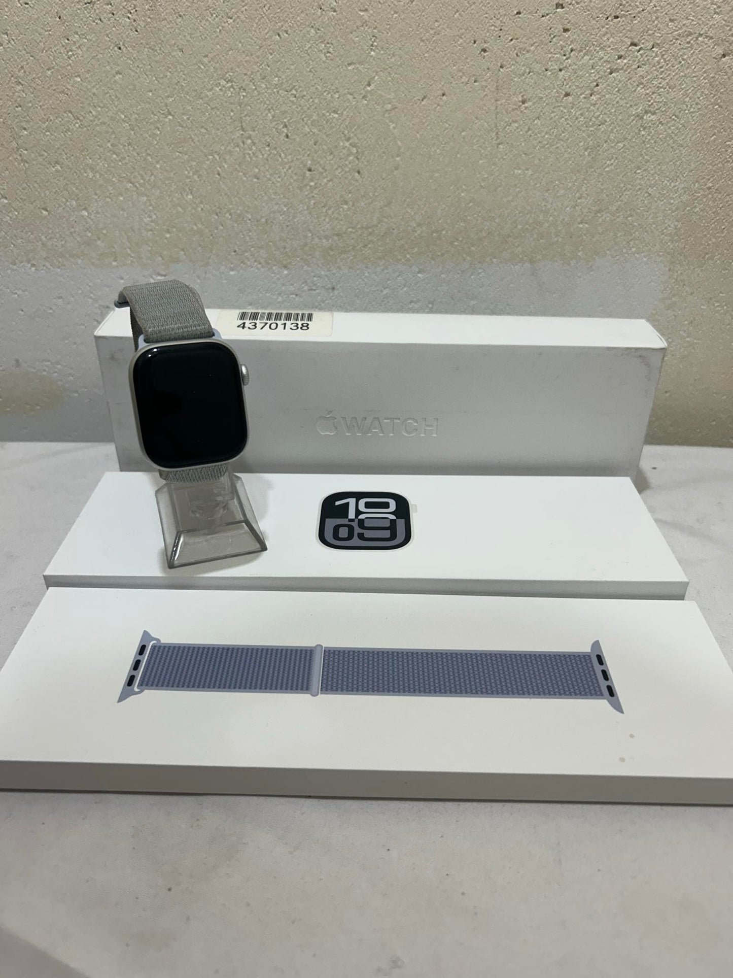 Apple Watch Series 10 42mm GPS Model - 100% BH (BOXED)