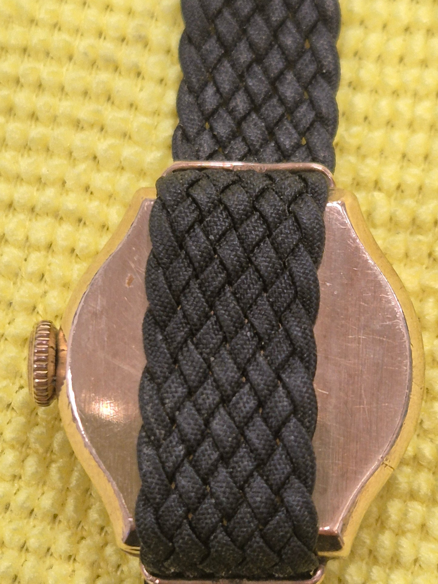 1940'S AVIA 9CT GOLD LADIES WATCH MANUAL WIND WATCH