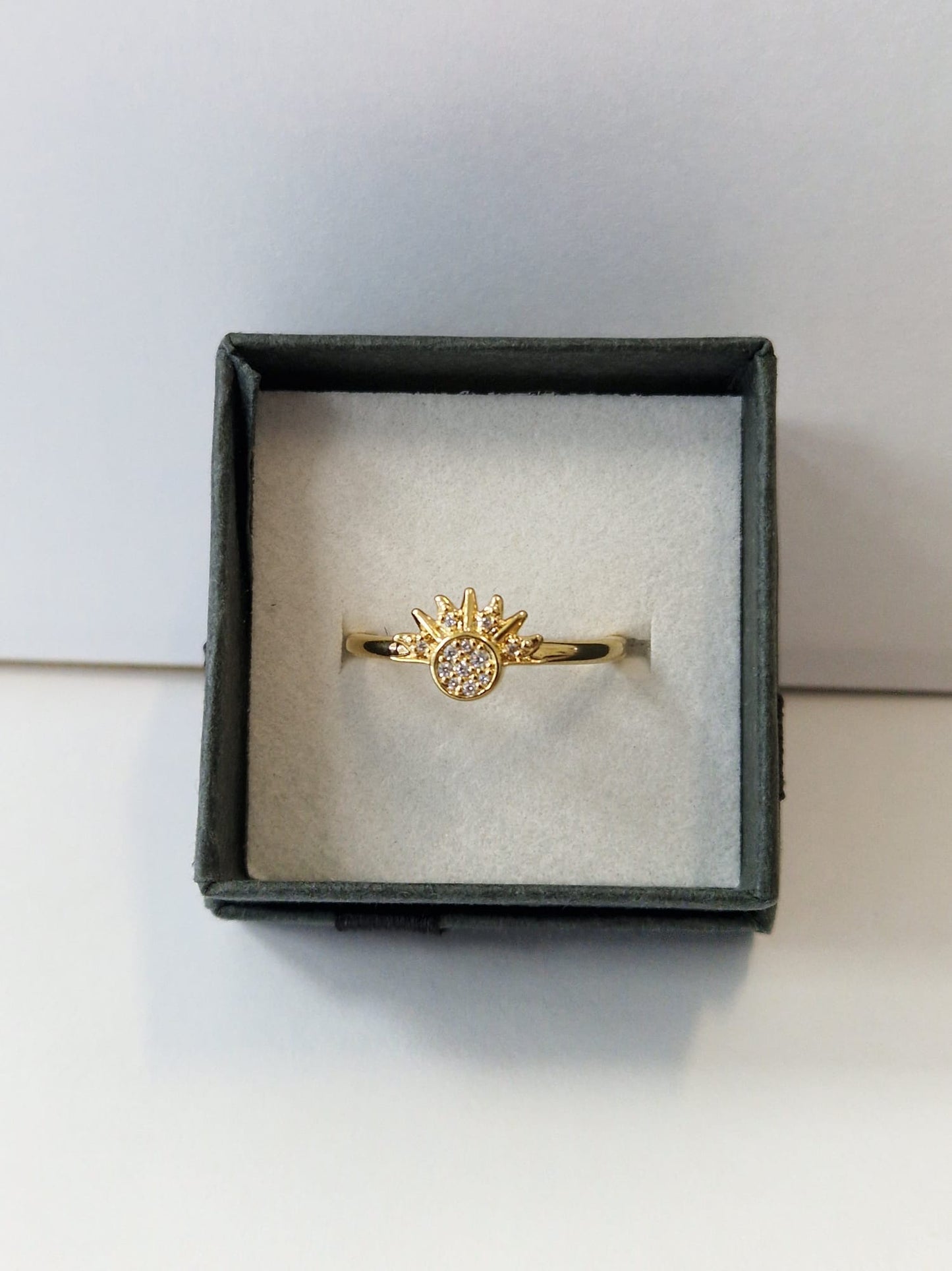 Pandora Sparkling Sun Ring - Size 52