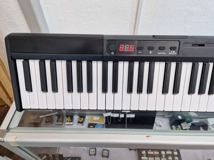 Costway 88 Key Keyboard – Good Condition – 12M Warranty