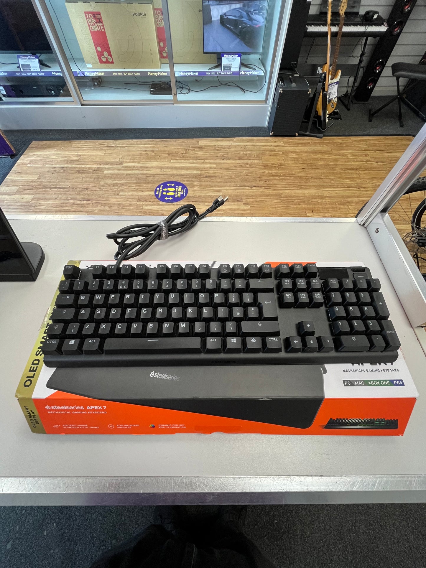 SteelSeries apex 7 wired gaming keyboard